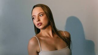 Free Nude LoriHunt