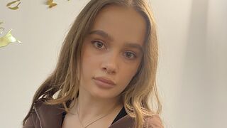 Free Nude MagdaleneLoe