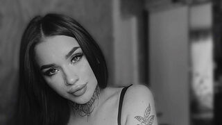 Free Nude MaggieDaisy