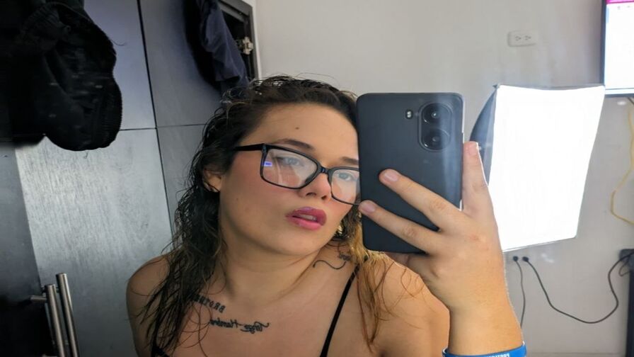 ManeAndJulia Nude