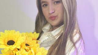 Free Nude MariamRuiz