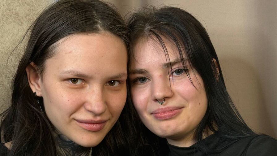 MaryettaAndKenia Nude