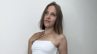 Free Nude MaudHardey