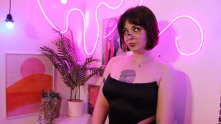 Free Nude MayaBirdwell