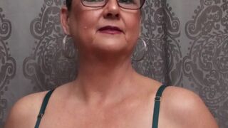 Free Nude MeaveRea