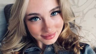 Free Nude MeghanHickory