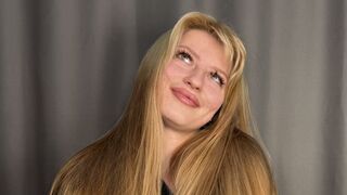 Free Nude MelodieMaxey