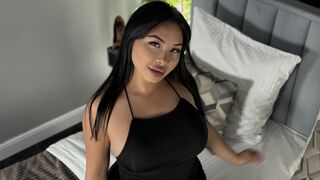 Free Nude MiaHenks