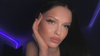 Free Nude MiaLaly
