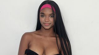 Free Nude MiaSachs