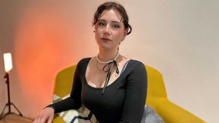 MikaHenders Nude