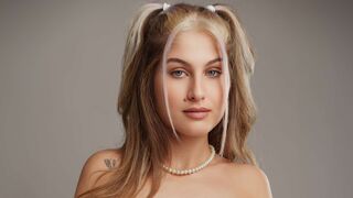 Free Nude MillenaBlossom