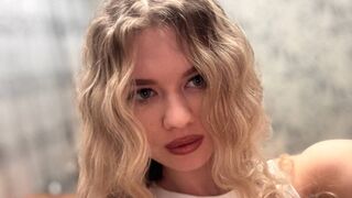 Free Nude MiriamDettmering