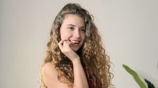 Free Nude MissJuul
