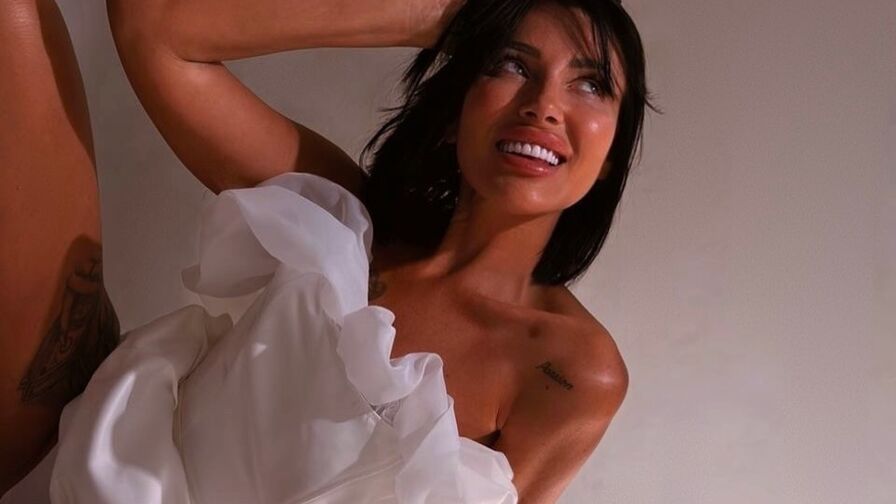 MonicaSecret Nude