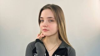 Free Nude MonnieMoniz