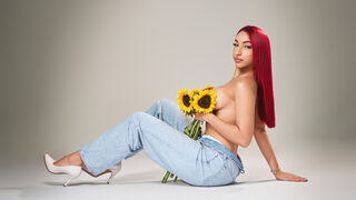 Free Nude MonserratGill