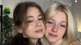 Free Nude MozelleAndAnnita