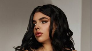 Free Nude NaomiFowler