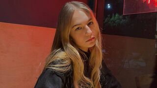 Free Nude NellMocarski