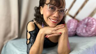 Free Nude NicolletRyan