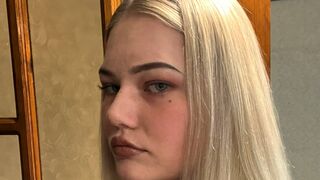 Free Nude NicolynMoore