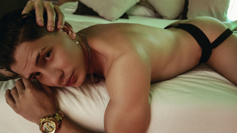 NykonPortmans Nude