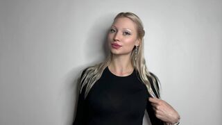 Free Nude OdellaEmley