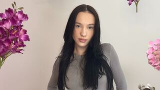 Free Nude PeaceBeese