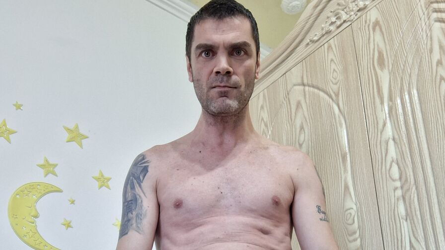 PeterJonui Nude