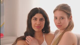 Free Nude PortiaAndCathery
