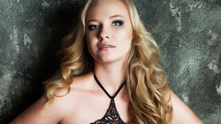 Free Nude PrettyLana