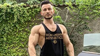 Free Nude PumpIron