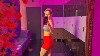 Free Nude QueenMarina