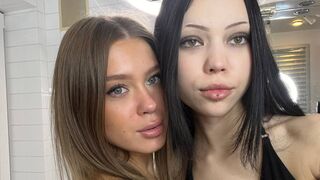 Free Nude RebekahAndGwen