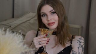 Free Nude ReginainRed