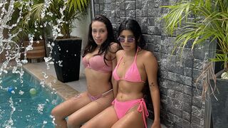 Free Nude RileyAndLana