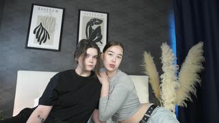 Free Nude RoxieAndLana