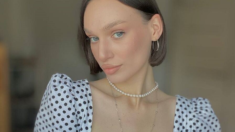 RozeEyez Nude