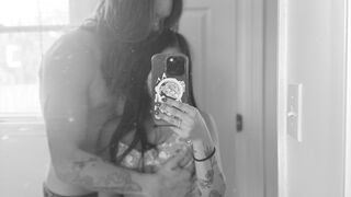 Free Nude SaigeandZane