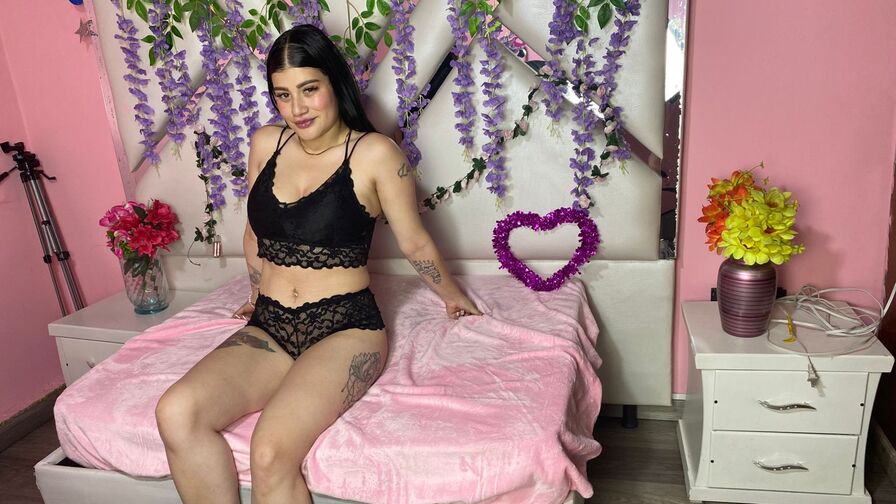 SamarhaMiller Nude
