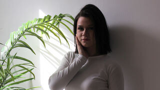 Free Nude SaraLawman