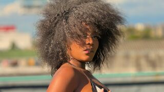 Free Nude SaraVincent