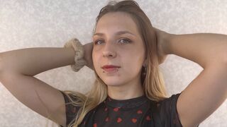 Free Nude SariCroson