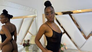 Free Nude SelenaDave