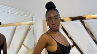 Free Nude SelenaHille