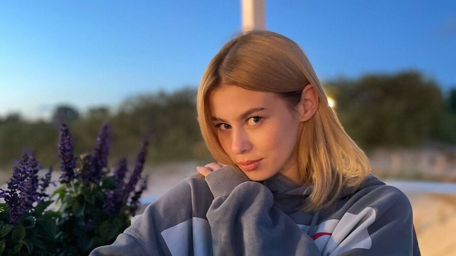 ShyElisaa Nude