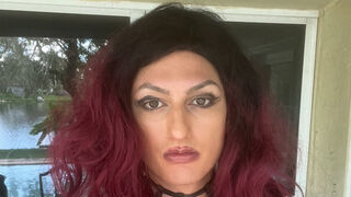 Free Nude SissyVikki