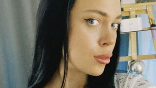 Free Nude SofiaVandecamp