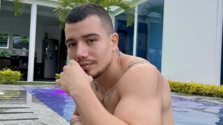 Free Nude SteveReyes